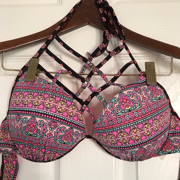 Swimsuit top - Picture 1 of 2